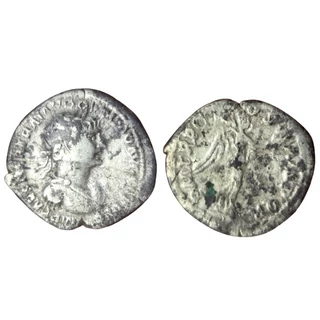 Traianus Quinarius, római ezüst érme – Kr.u. 112-117, RIC 351